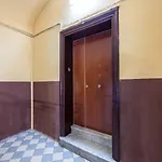 Via Milano Station Neapol